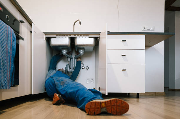 Professional Pipe Repair technician working in Ithaca, MI